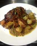 Codillo al horno a la mostaza antigua de Dijon con patatas