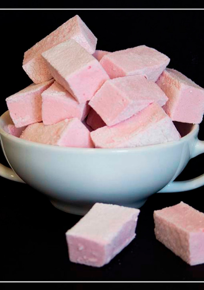 Una foto de Cómo hacer nubes o malvaviscos sin gluten y sin huevo | marshmallow