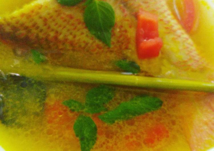 Proses mengolah Ikan kakap merah kuah kuning yang Sempurna