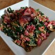 Revuelto de espinacas con jamón y bacon
