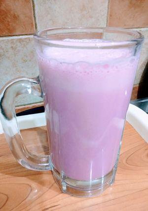 A picture of Strawberry Shake.