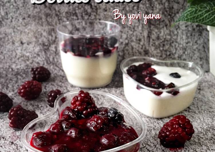 Panna cotta with berries sauce