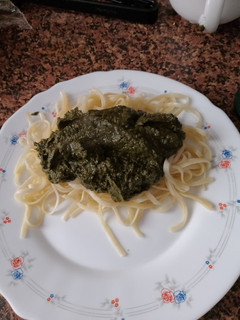 Una foto de Tallarines con espinacas
