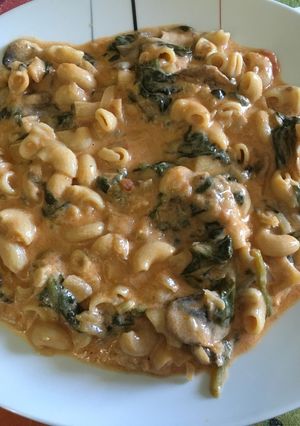 A picture of Pasta with 0% Fat Whipped Cheese, Spinach, and Mushrooms.