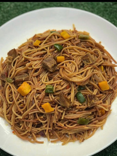 A picture of Fried spaghetti.