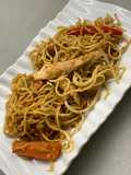 Fideos yakisoba con pollo