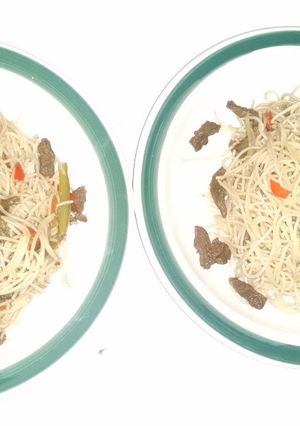 Una foto de Pasta con bistec en tiras