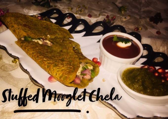 Sprouted moog dal stuffed cheela