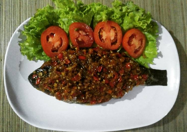 Resep Ikan Bakar Bumbu Parape oleh Dapur Raiya - Cookpad