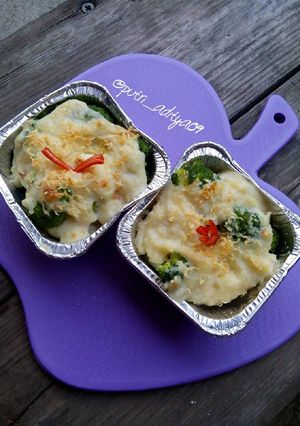 Foto resep Baked potato with brocoli and cheese