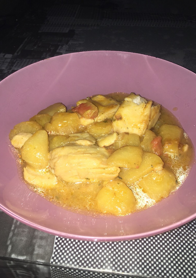 Una foto de Guiso de merluza con patatas