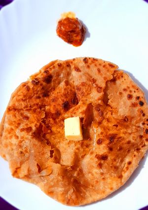 प्याज़ का भरवाँ पराठा (Pyaz ka bharwan paratha recipe in hindi) रेसिपी मुख्य फोटो
