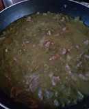Carne con nopales en salsa verde