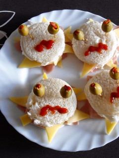 Una foto de Monstruos de sándwich