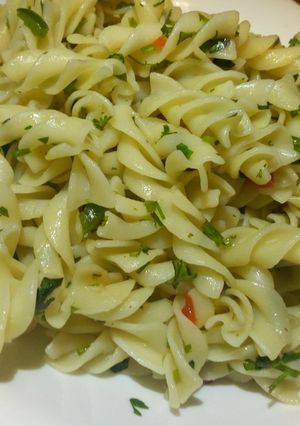 A picture of Herbed pasta.