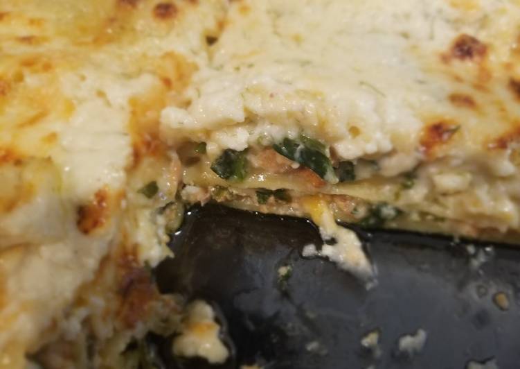 How to Prepare Speedy Salmon and Spinach Lasagne