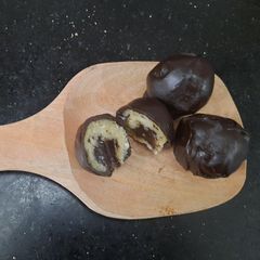 A picture of Kaju truffle.