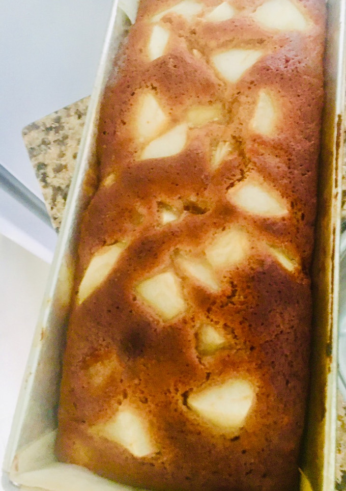 Una foto de Budín de 🍐peras🍐 y canela 🤩👏😋🎉🍐🥰