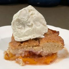 A picture of Fresh Peach Cobbler.