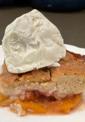 A picture of Fresh Peach Cobbler.