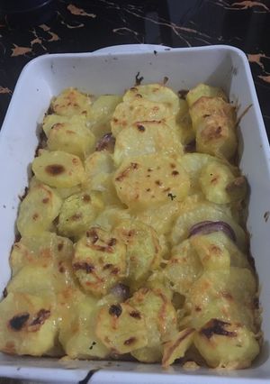 A picture of Potato au gratin.