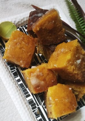 A picture of Lemon tea cake.