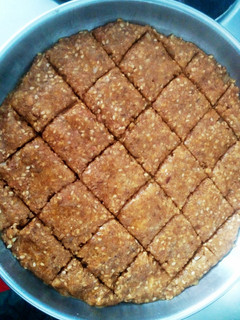 સુખડી (Sukhdi Recipe In Gujarati) રેસીપી મુખ્ય ફોટો