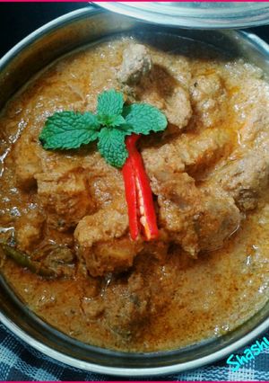 A picture of Awadhi chicken.