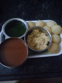 பானி பூரி(pani poori recipe in tamil) செய்முறை முக்கிய புகைப்படம்