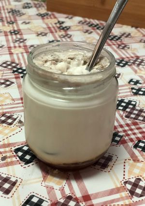 Una foto de Yogur con miel y nueces
