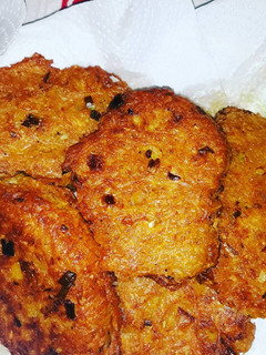 Una foto de Tortitas de plátano verde fritas