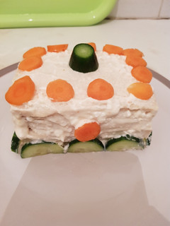 A picture of Sandwich bread cake.