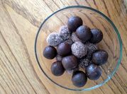 Una foto de trufas de chocolate al brandy