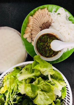 Hình của món Thịt heo luộc nước chấm thái.