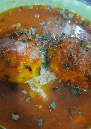 A picture of Egg curry.
