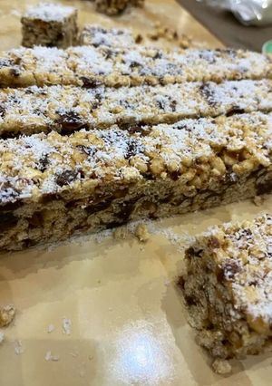 A picture of Date Rice Krispies Treats.