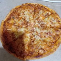 A picture of Cheesy Chicken Pizza.