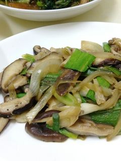 蒜苗炒香菇 的食譜成品照片