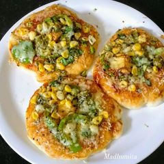 Veg-cheesy Pizza A picture of Veg-cheesy Pizza.