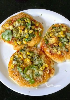 A picture of Veg-cheesy Pizza.