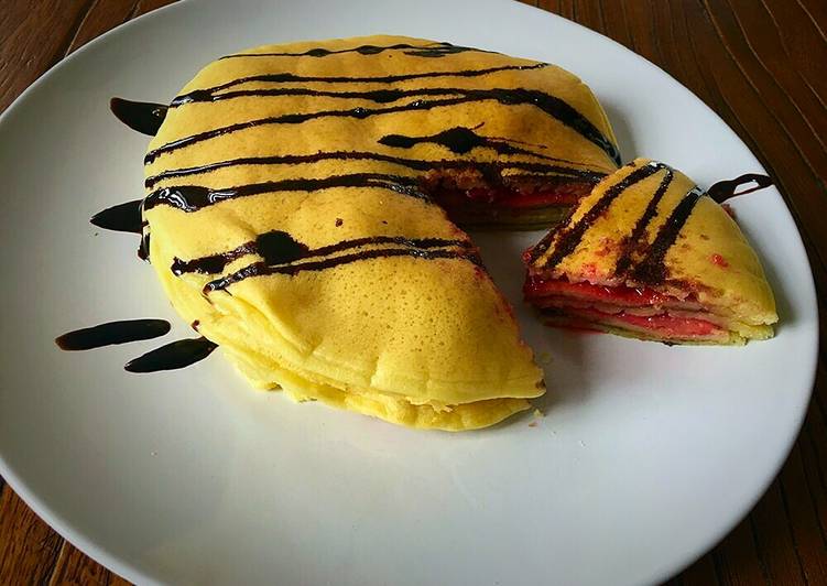 Pancakes con fresas y chocolate
