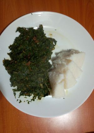 A picture of Ugali with veges.