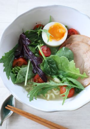 A picture of Salad Ramen.