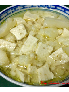 Una foto de Sopa de coliflor con tofu