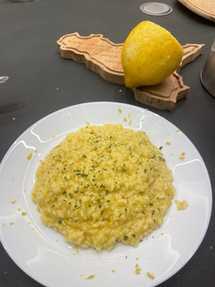 Foto di Risotto allo zafferano semplice e cremoso