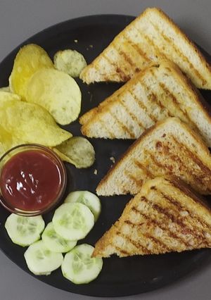 A picture of Mixed Vegetable Sandwich.
