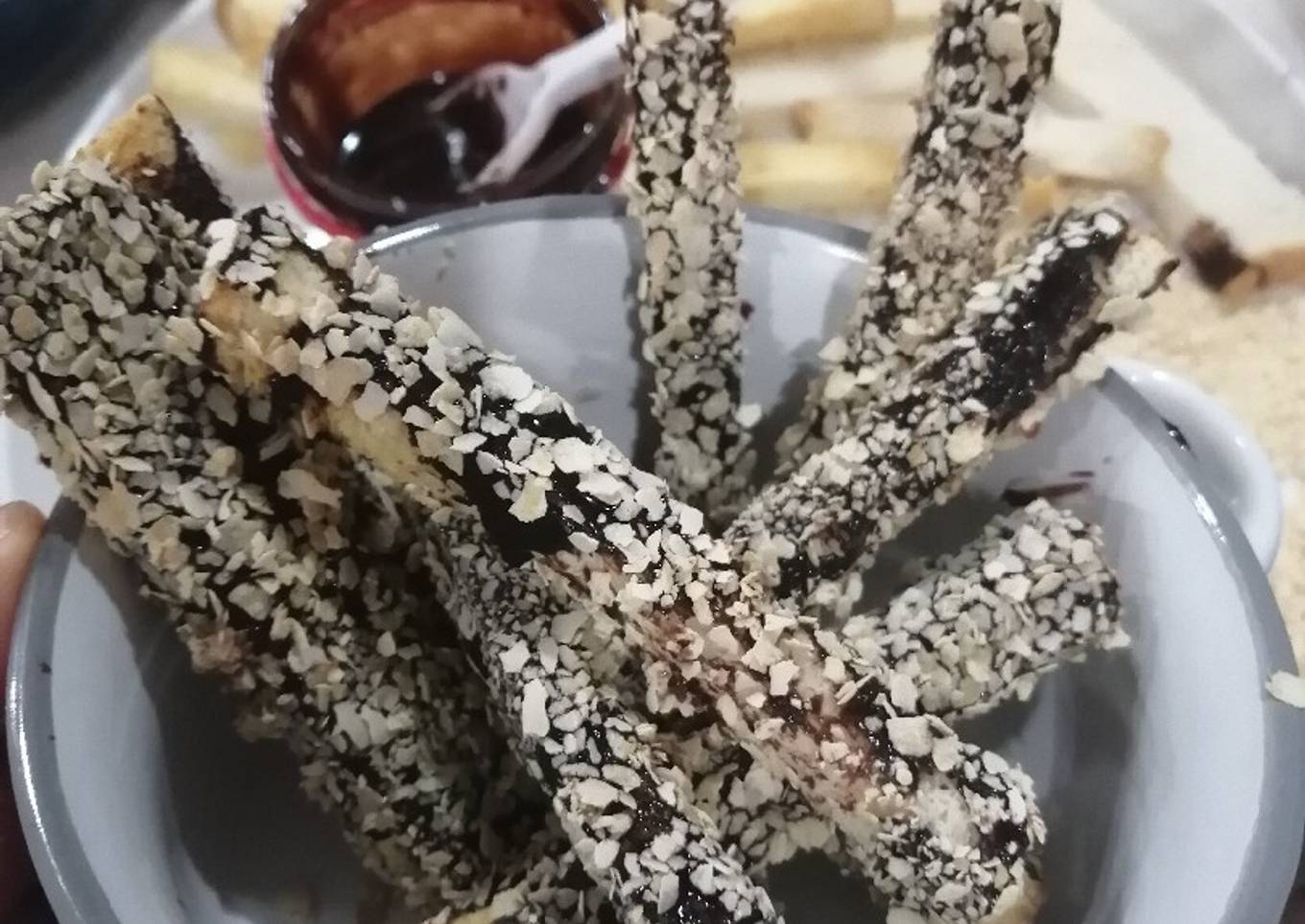 Roti dengan coklat batangan