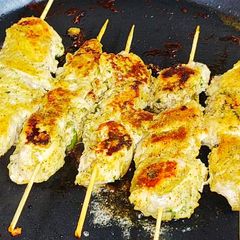 A picture of Chicken malai tikka.