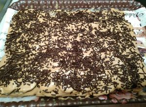 Una foto de Torta de galletas de chocolate y vino