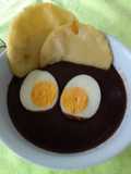 Sopa de frijol o sopa negra con huevo